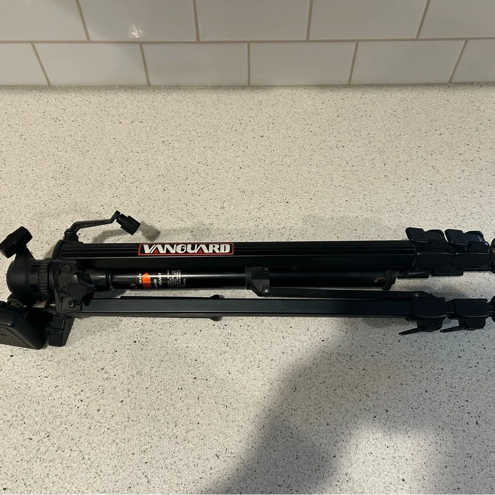 Vanguard VGT-503 Black Tripod Only, As is